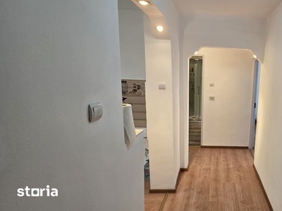 Apartament 3 camere, decomandat cu balcon