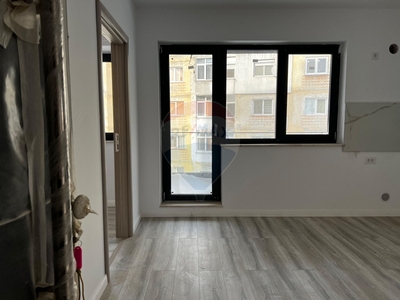 Apartament 2 camere vanzare in bloc de apartamente Bacau, Banca Nationala