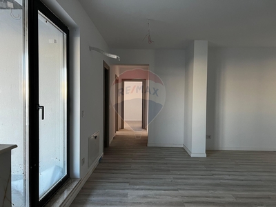 Apartament 3 camere vanzare in bloc de apartamente Bacau, Banca Nationala