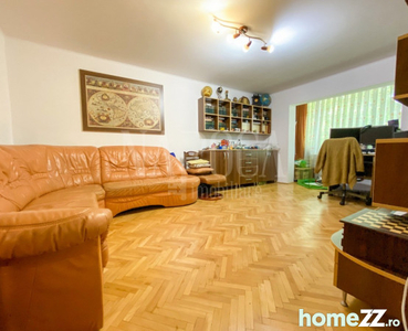 Apartament cu 3 camere decomandate