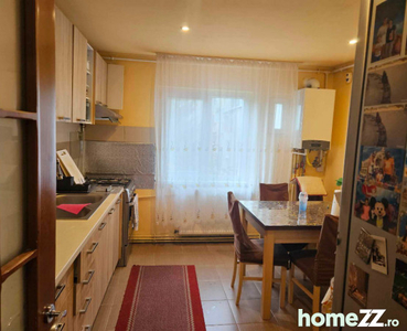 Apartament de 3 camere zona NOUA