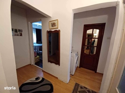 De vanzare 4 camere , etaj intermediar , 45500 e