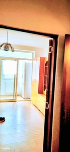 Vand apartament decomandat 3 camere,84 mp utili la Coresi Mall Brasov