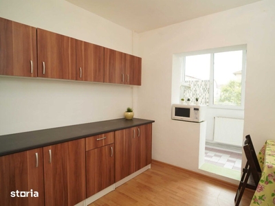 Vand apartament 3 camere