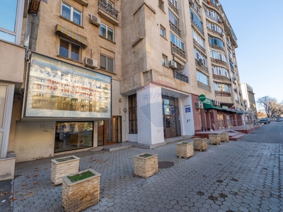 Spatiu comercial 205 mp vanzare in Bloc de apartamente, Bucuresti, Unirii