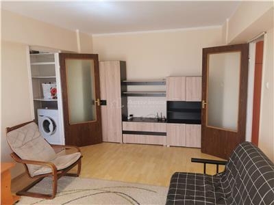 3 camere Piata Muncii / Basarabia loc parcare