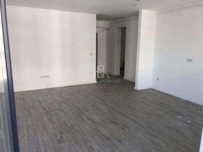 Apartament 3 Camere, De Vanzare , Etaj 4/10 Maurer Imobiliare