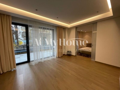 Apartament cochet cu 2 camere, finisaje lux,, mobilat, parcare, 20mp terasa