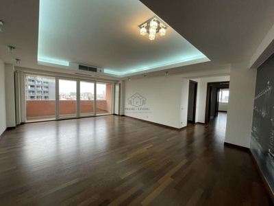 APARTAMENT CU 3 CAMERE, ULTRA-CENTRAL, RENOVAT SI FOARTE SPATIOS