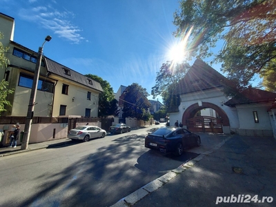 Apartament in vila, zona selecta Cotroceni langa poarta palatului