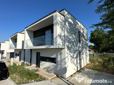 Casa duplex P+1 cu 4 camere Dragasani constructie 2023