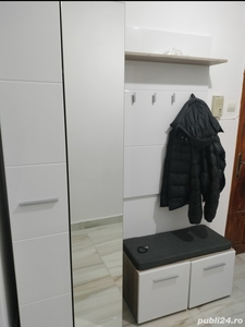 închiriez apartament