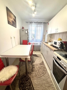 Apartament 2 camere decomandate, etaj intermediar, zona Cetate-Closca