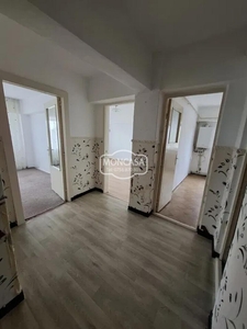 Apartament 2 camere zona Primaverii-Piata Mica, etaj 3