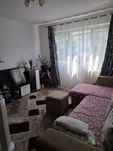 Apartament 4 camere semidecomandat, cu garaj sub bloc, Timisoara, zona Dacia, et. 3