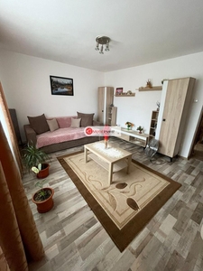 Apartament renovat, 2 camere decomandate, mobilat-utilat, zona Cetate- Bulevard