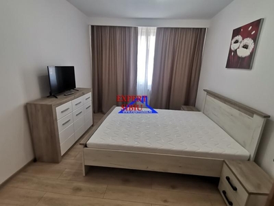 INCHIRIEZ apartament 3 camere decomandat ,renovat, zona Mihai Viteazul