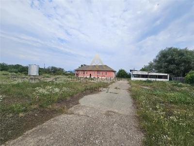 TEREN DE VANZARE INTRAVILAN IN ZONA INDUSTRIALA 12 000 mp Onesti