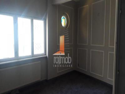 Apartament 2 camere in vila, parter inalt/D+P+2, zona Carol de vanzare Carol, Bucuresti