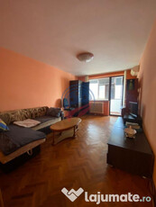 APARTAMENT 2 CAMERE LANGA McDonald's