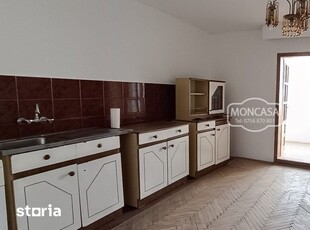 2 camere renovat si mobilat, parter si boxa