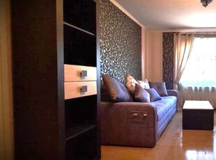 Apartament cu 2 camere decomandat, etaj 3/4, zona Nicolina 1