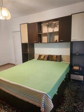 Apartament cu 2 camere, decomandat, etajul 3/4, zona Podu Ros