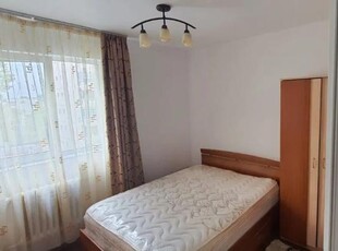 Apartament cu 2 camere, decomandat, etajul 4/10, zona Podu Ros