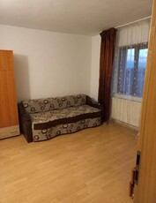 Apartament cu 2 camere decomandat, etajul 4/5, zona Centru Civic