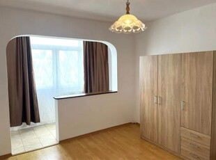 Apartament cu 2 camere semidecomandat, mobilat n zona Podu Ros