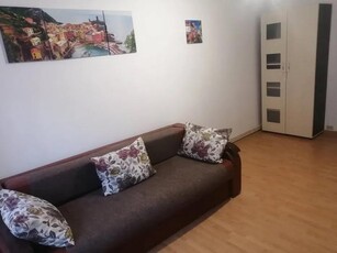 Apartament cu 2 camere - Zona Tg. Cucu - Podu de Fier