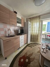 Apartament cu 3 camere, localizat în zona de sus a oraşului.