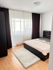 Apartament cu 3 camere, zona Podu Ros