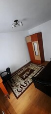 Apartament cu 3 camere - zona Podu Ros - Lic. D. Cantemir - Rond