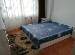 Apartament cu 4 camere, decomandat, etajul 3/4, zona Cug