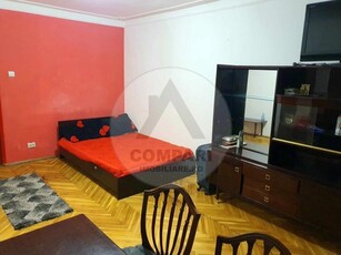 Apartament de inchiriat, 3 camere, in Alexandru cel Bun