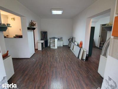 Vând spațiu comercial/apartament 2 camere în Hunedoara, Micro 4