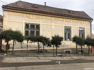 Vând casă in municipiul Reghin, str.Gheorghe Doja, nr.29