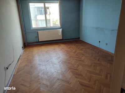 Apartament 3 camere/70mp TRIVALE 75000 euro negociabil