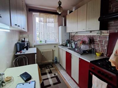 Vanzare- Apartament cu 3 camere, decomandat, etaj 4 din 4, cu hidroizolatie refacuta