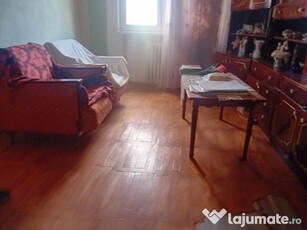 Apartament 2 Cam Asirom 46mp etaj 3 decomandat centrala termopan