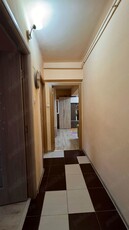 Apartament cu 2 camere decomandat spațios.