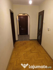 Apartament cu 3 camere decomandate - Zona George Enescu