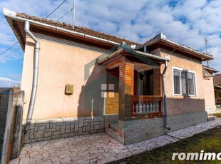 Casa / Vila cu 4 camere de vanzare, loc. Barcea Mica, jud.Hunedoara