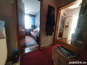 de vinzare apartament 3 camere Cur8tea de Arges