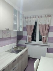 Închiriez apartament