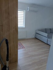 Inchiriez Apartament