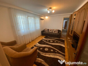 Închiriez apartament cu 3 camere Salajan