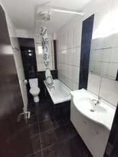 Închiriez apartament