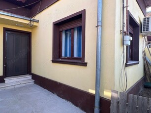 Propietar ofer spre inchiriere casa pe parter, 2 camere, renovata integral, sector 5